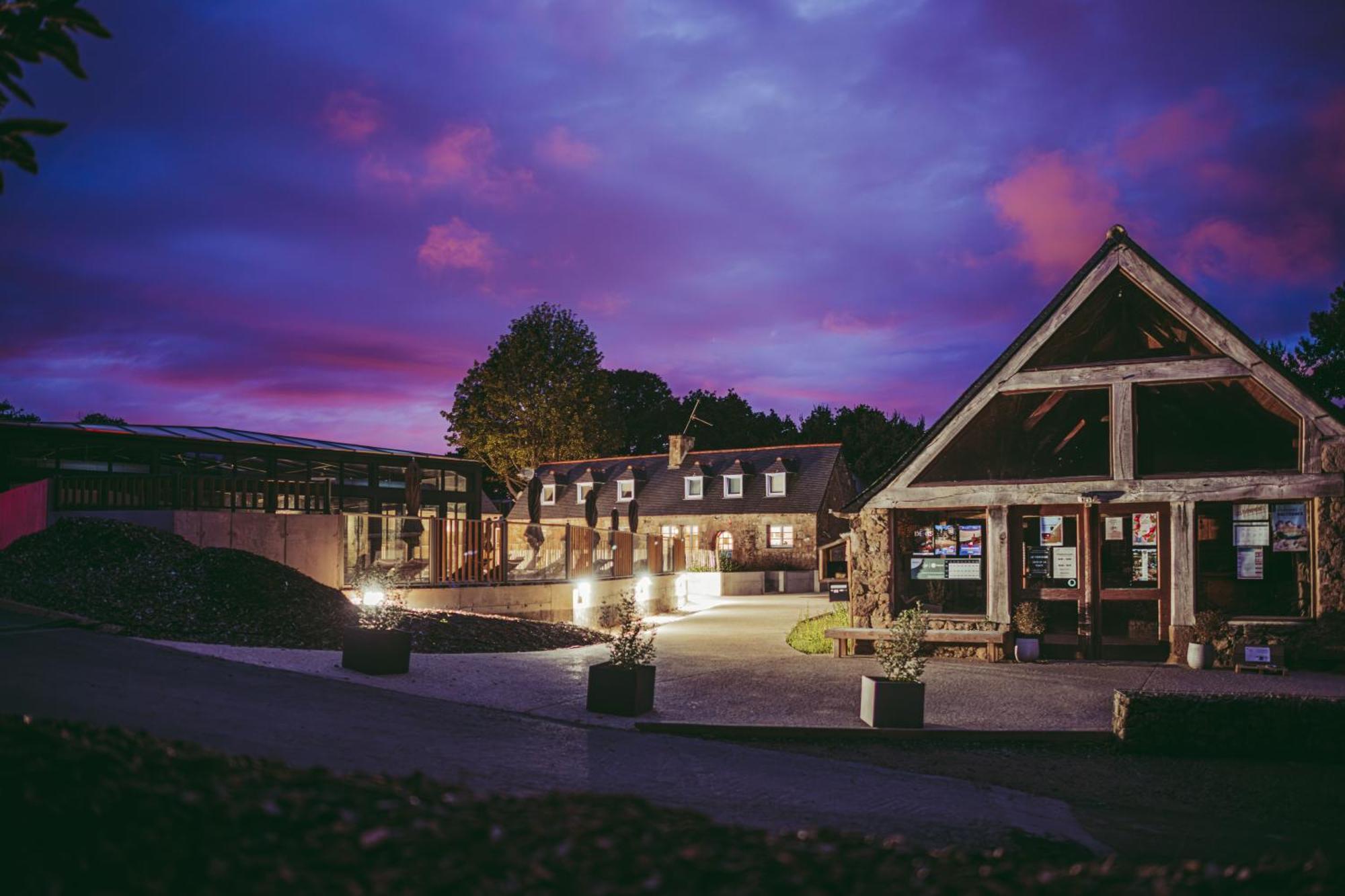 Camping Maeva Respire Le Village Perrosien Exterior photo