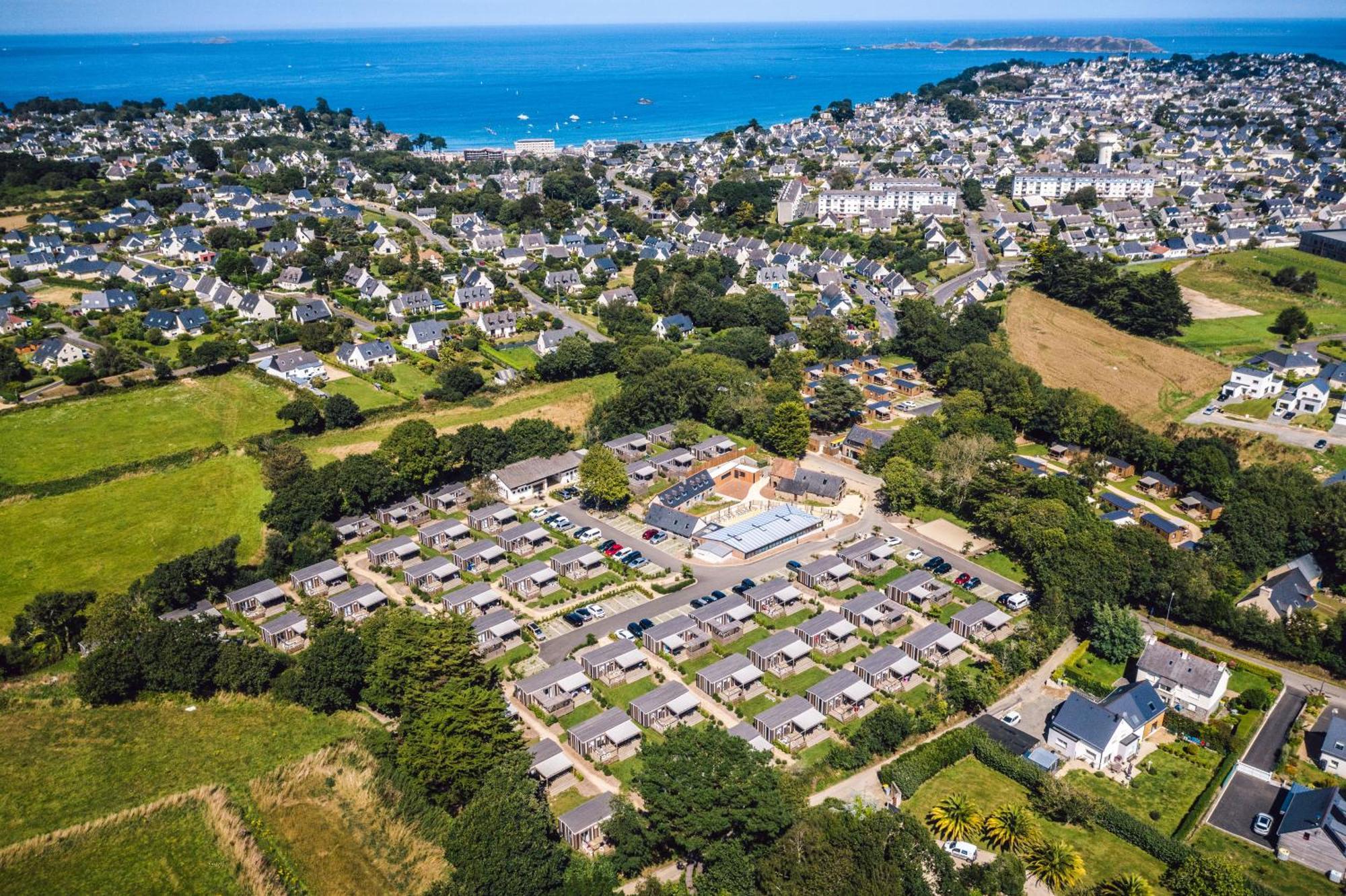 Camping Maeva Respire Le Village Perrosien Exterior photo